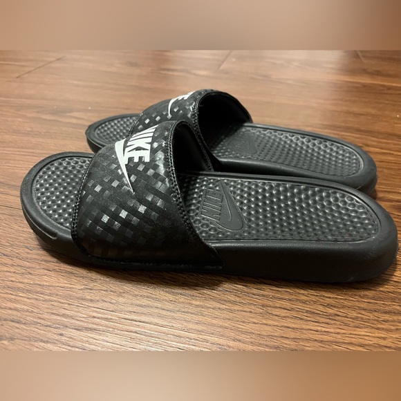 Nike Slides - Women’s Size 9 - Picture 2 of 8